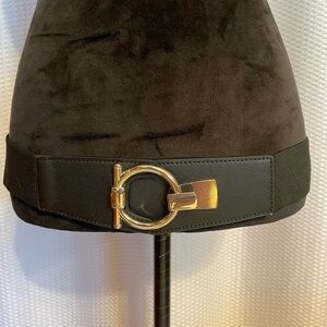 Black 2” stretch belt with silver buckle OS